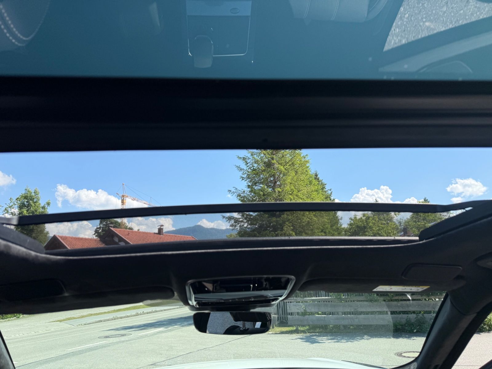 Range Rover Velar D300 Auric Edition - Samsaru's Car Outlet