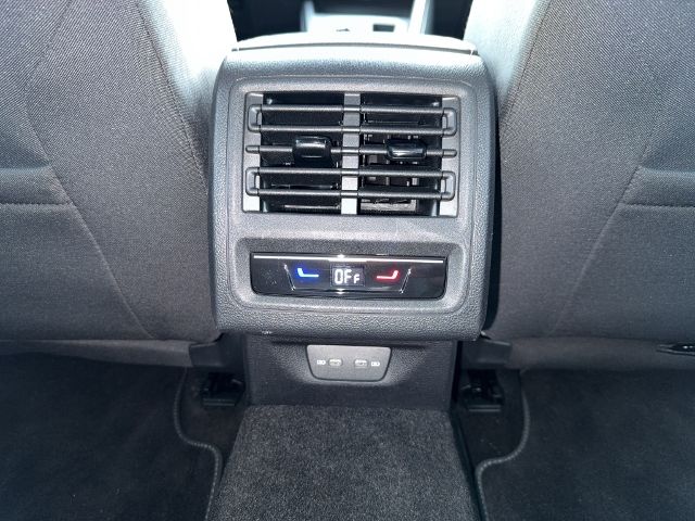 Volkswagen Golf VIII Variant 1.0TSI LIFE - Samsaru's Car Outlet