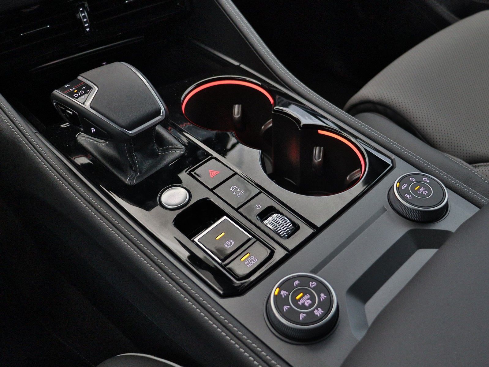 Volkswagen TOUAREG R-Line TDI+AHK+PANO+DYNA+BLACKSTYL+LUFT