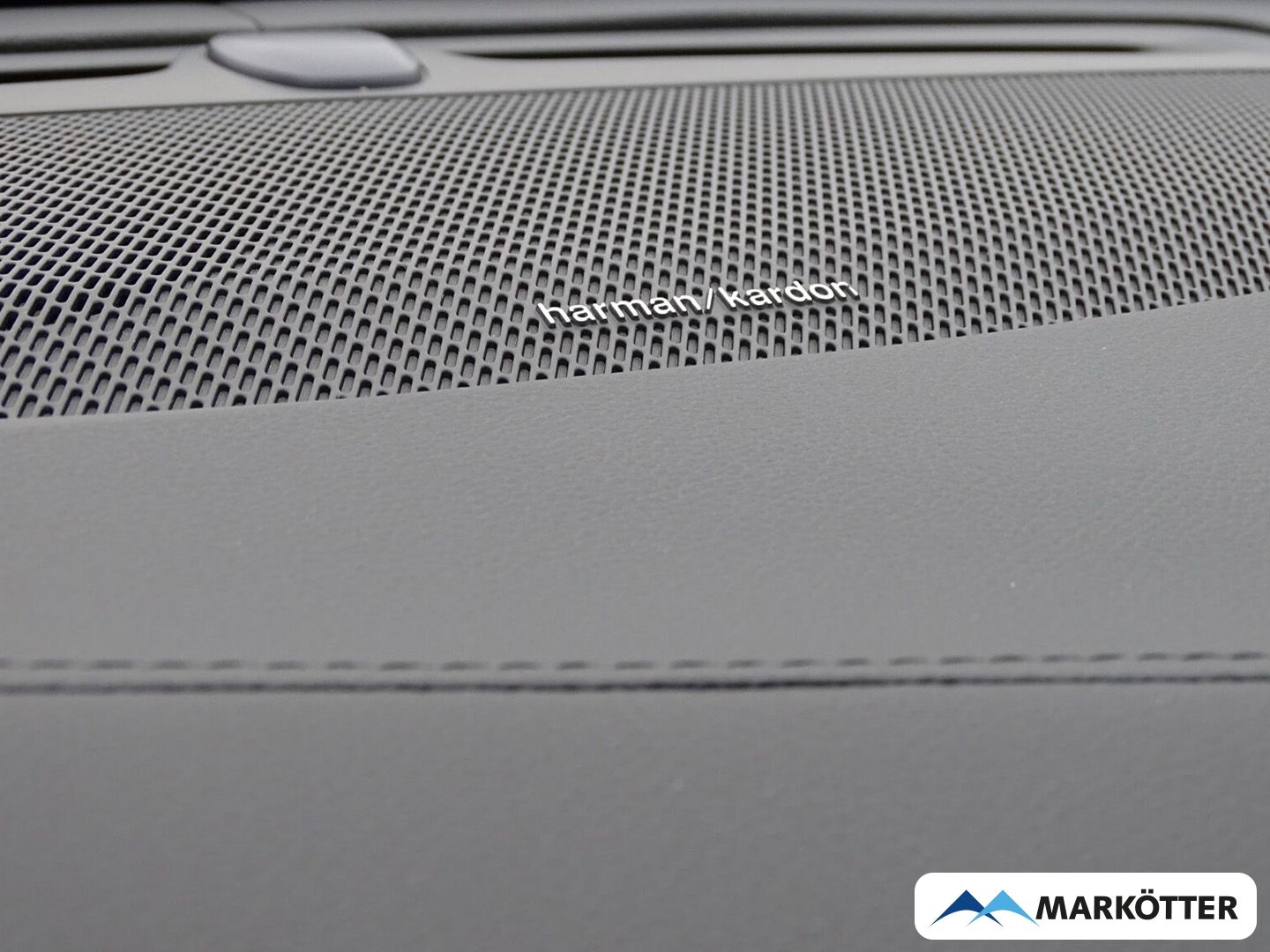 Volvo XC90 Plus Dark Recharge Plug-In Hybrid AWD 7-Sit