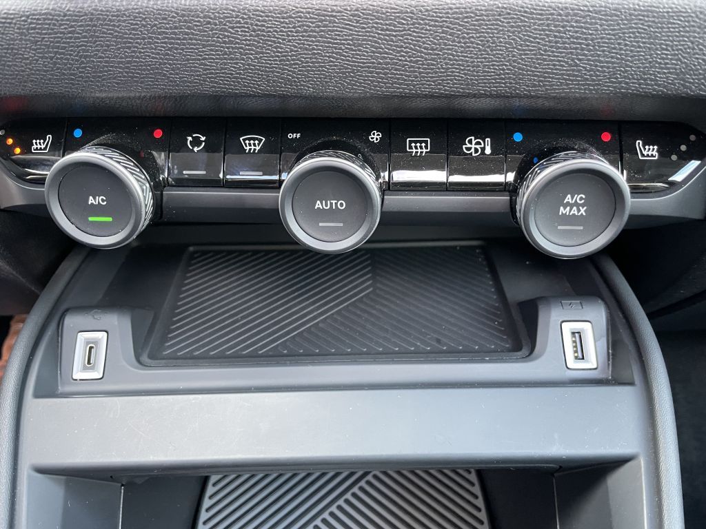 Citroën C4 BlueHDi 130 Stop&Start EAT8 SHINE