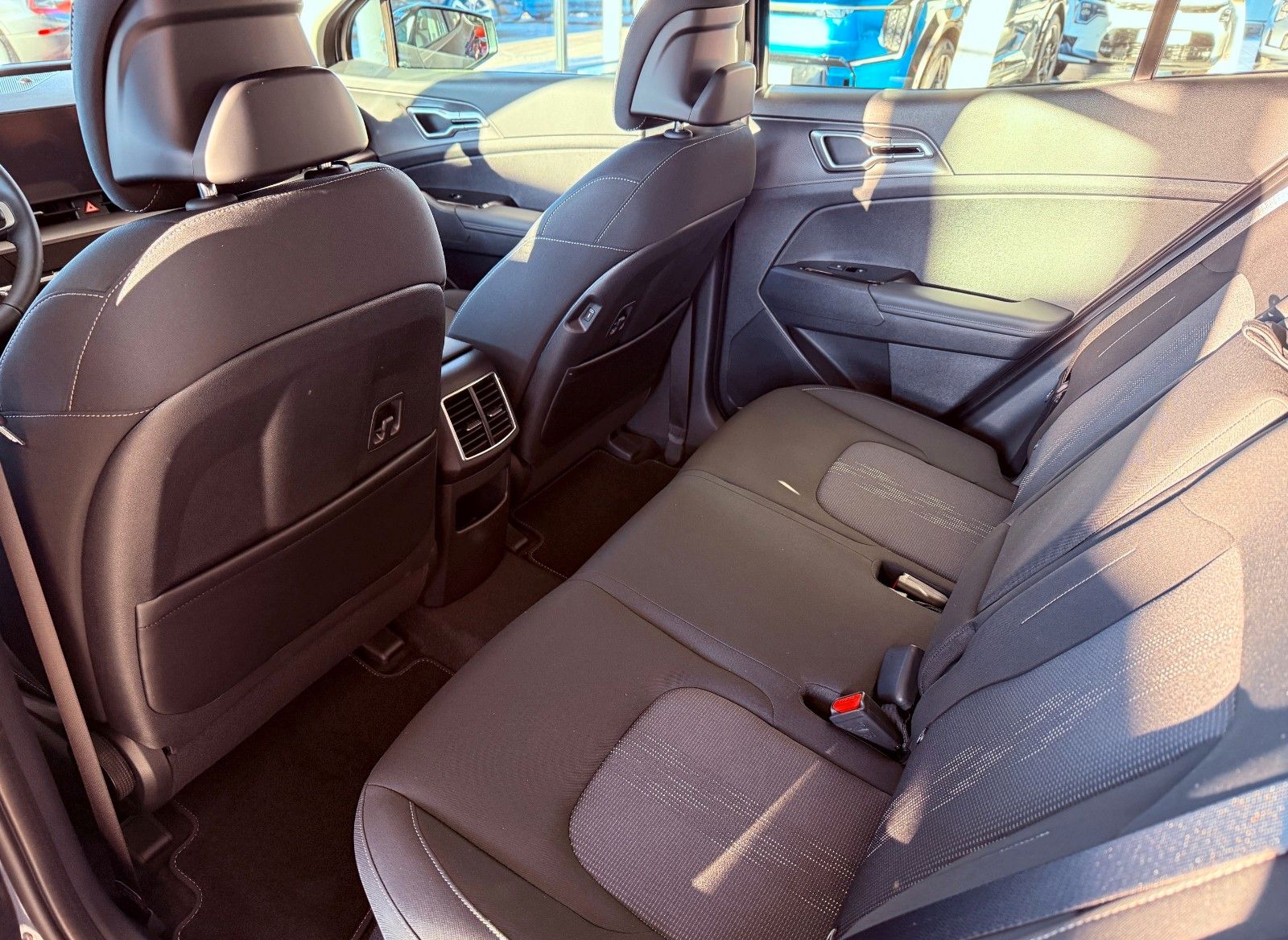 Kia Sportage 1.6T PHEV Vision 4WD - Samsaru's Car Outlet