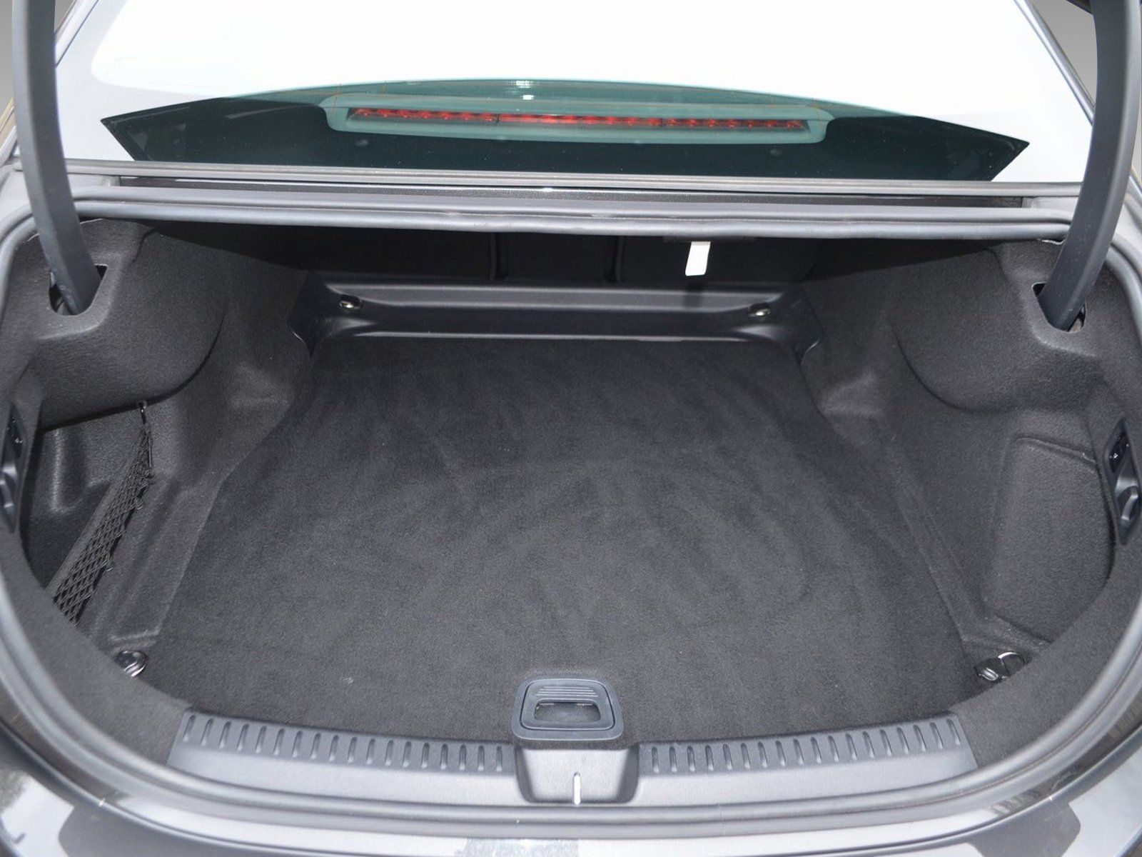 Mercedes-Benz E 220 d Avantgarde - Samsaru's Car Outlet