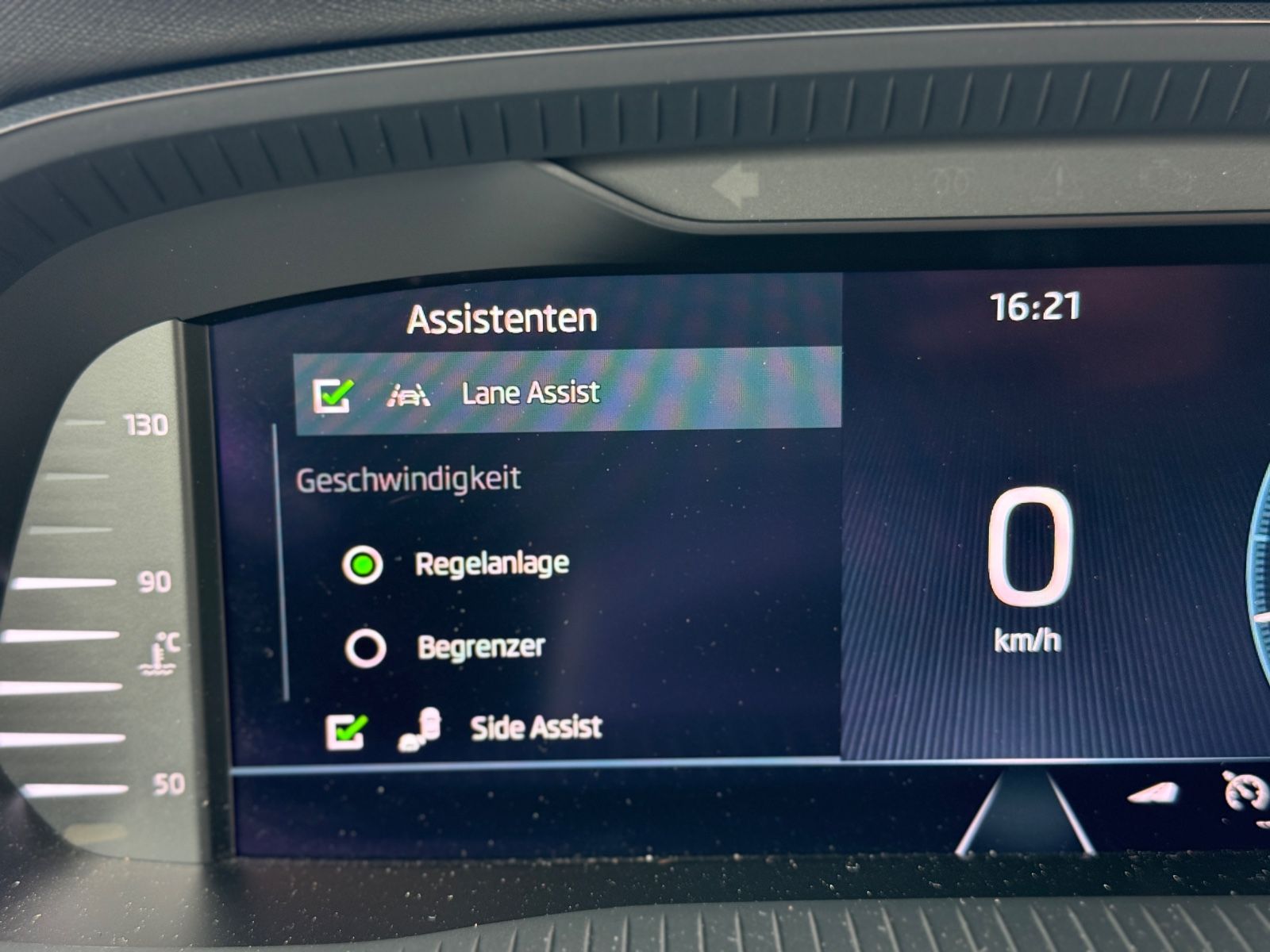 Skoda Octavia Combi 1.5 TSI Style - Samsaru's Car Outlet