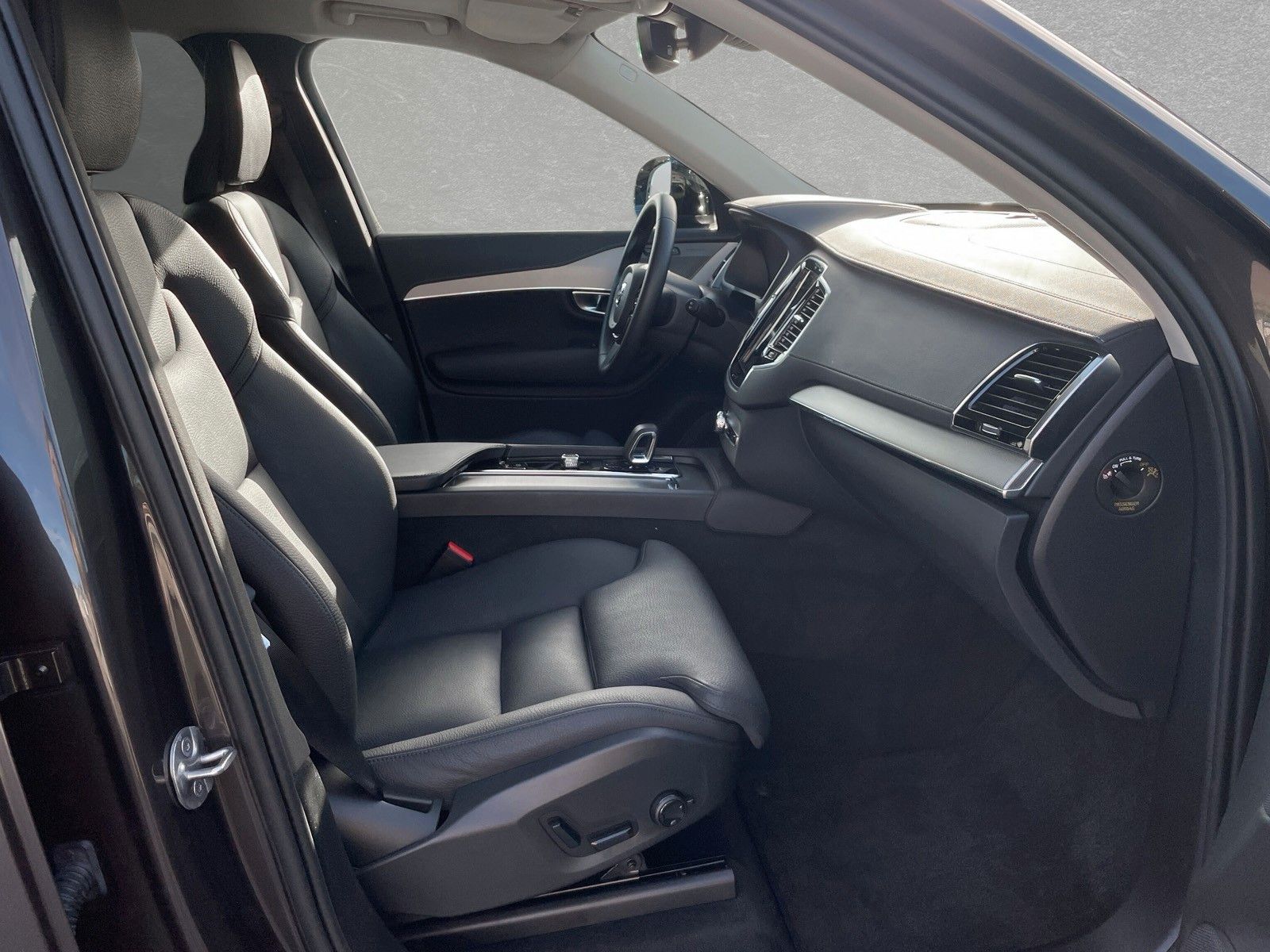 Volvo XC90 B5 AWD Plus Dark 7-Sitzer  AHK ACC BLIS