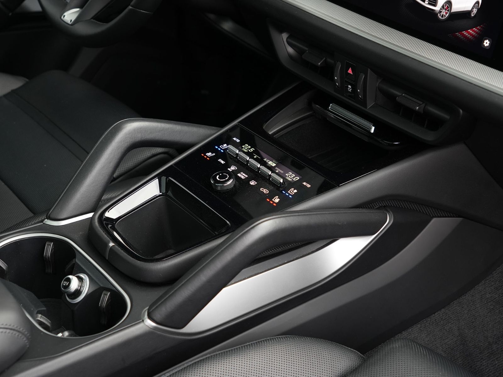 Porsche E-Hybrid Coupé SPORTDESIGNPAKET-ACC-MASSAGE-VOLL