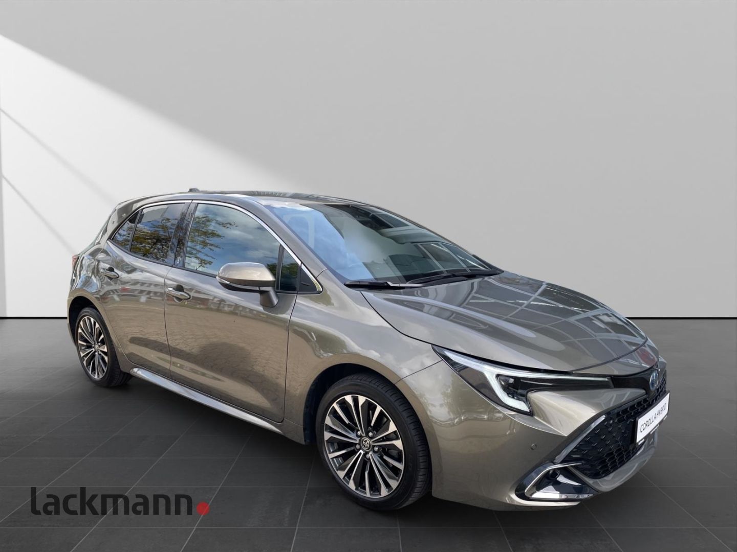 Toyota Corolla 1.8 Hybrid - Samsaru's Car Outlet