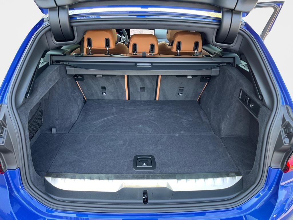 BMW 330e Touring xDrive M Sport AHK+ACC+Inno+Pano+