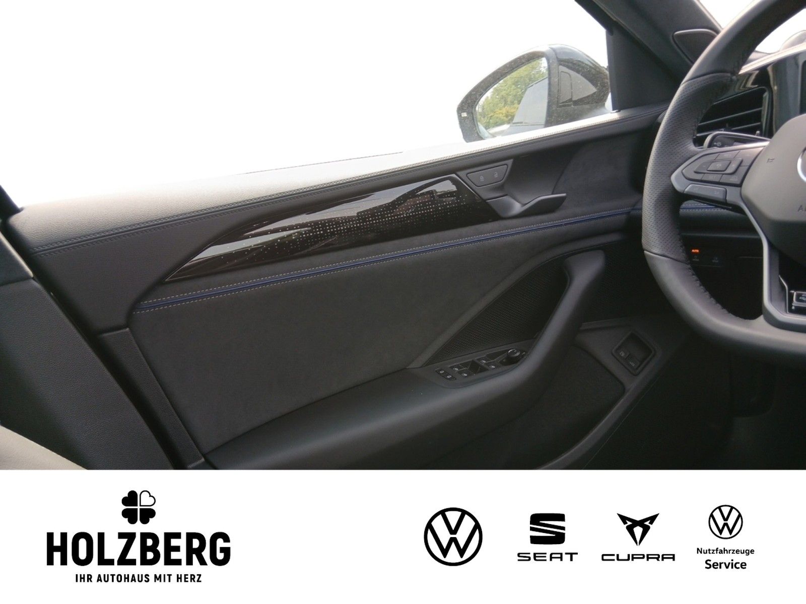 Volkswagen Passat R-Line 1.5 eHybrid DSG SIGNATURE+AHK+PANO