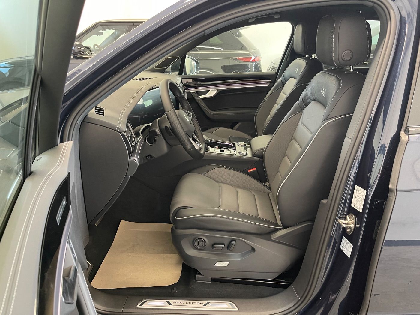 Volkswagen Touareg 3.0 TDI 4-M*R-Line Final Edition*Voll