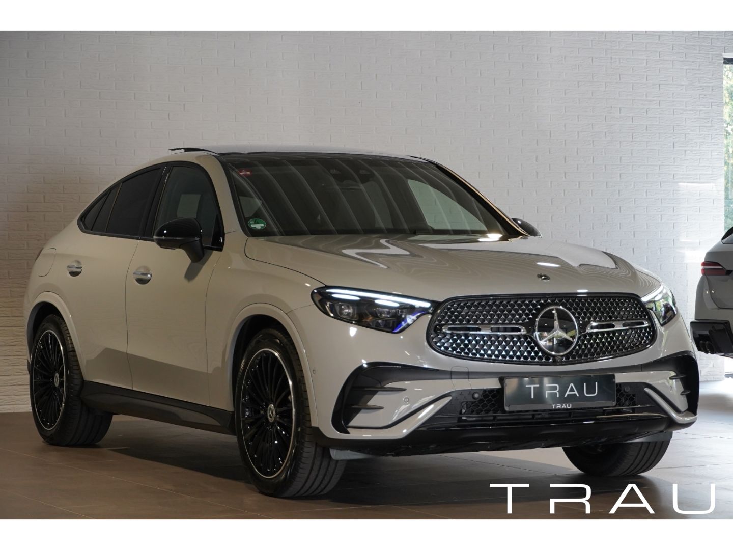 Mercedes-Benz GLC 300 d AMG Coupe Pano Luft HUD AHK Alllenkung