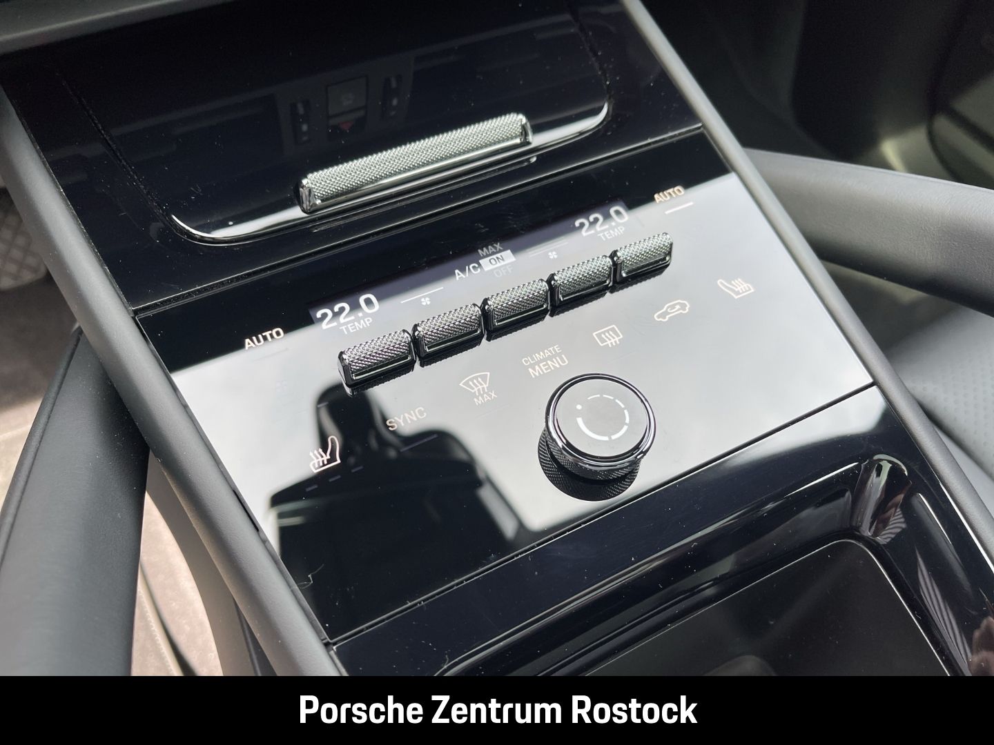 Porsche Cayenne E-Hybrid Coupe Panorama Surround-View