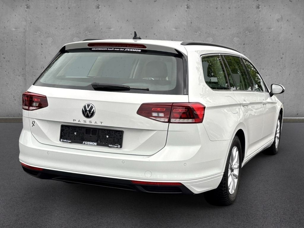 Volkswagen Passat Variant TDI DSG Business - Samsaru's Car Outlet