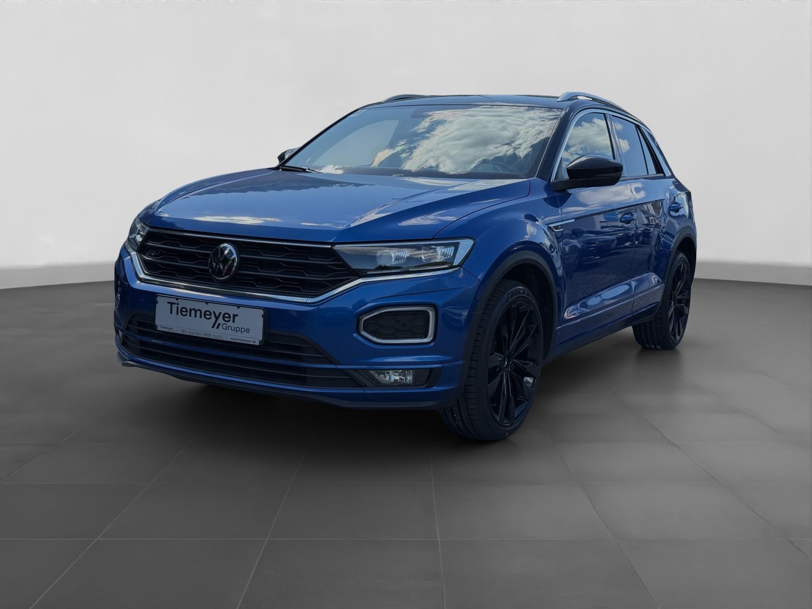 Volkswagen T-Roc 1.5 TSI DSG R-LINE - Samsaru's Car Outlet