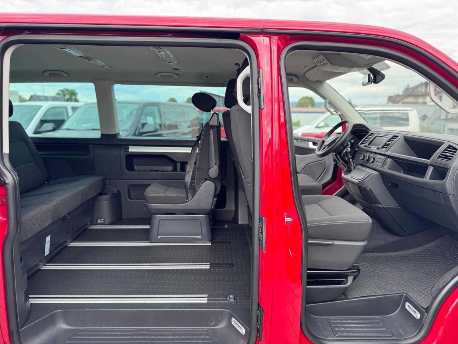 Volkswagen T6 Multivan - Samsaru's Car Outlet