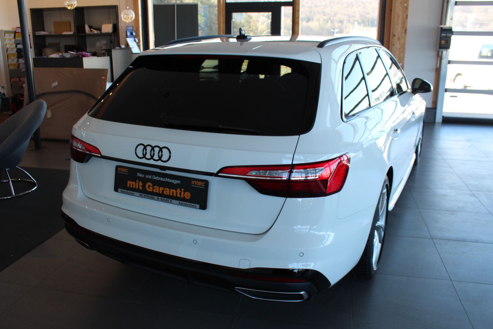 Audi A4 Avant 40 TDI S tronic S line sport - Samsaru's Car Outlet