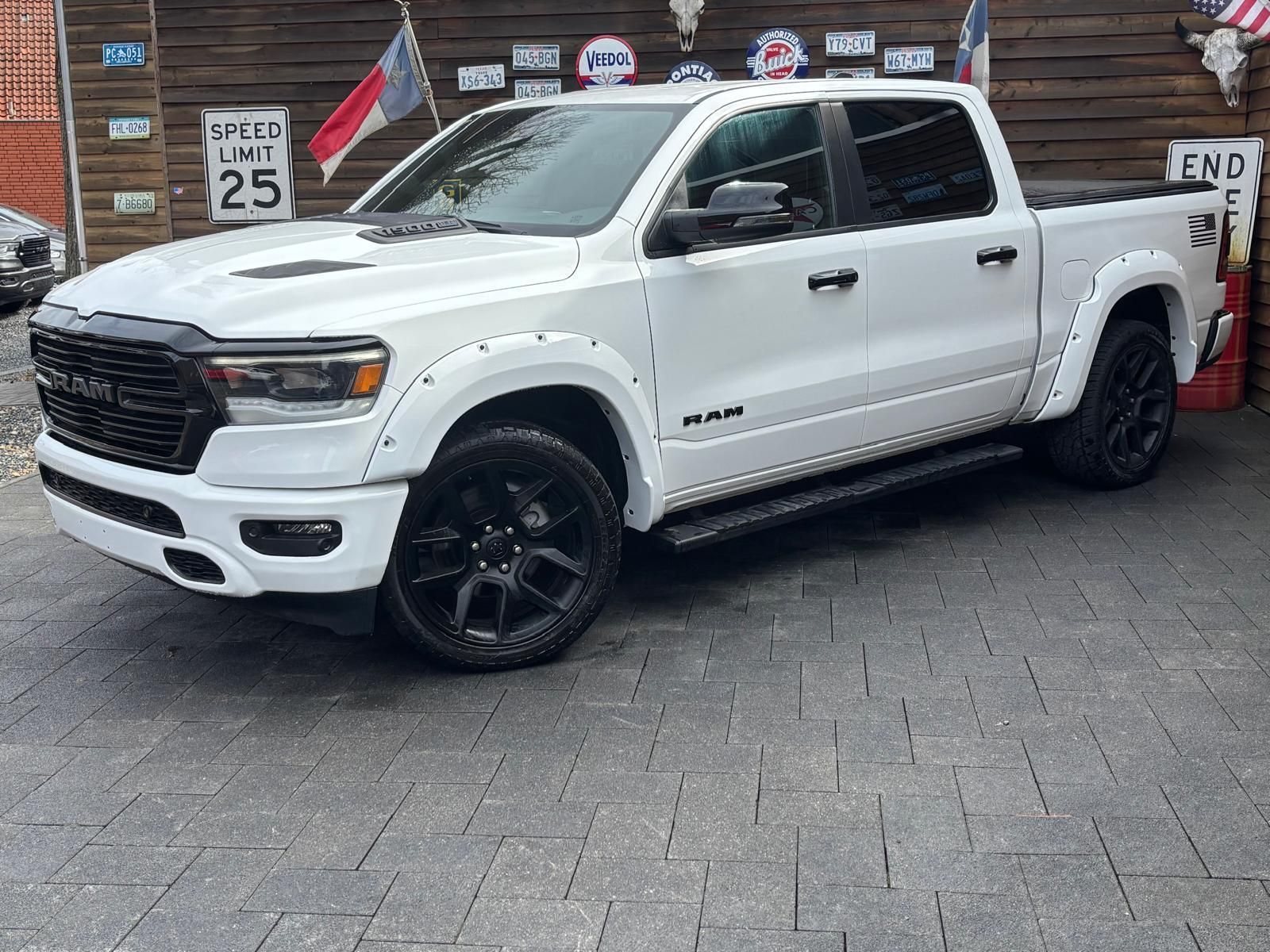 Dodge RAM 1500 Laramie 5.7L 12Zoll Display 4x4 LPG AHK