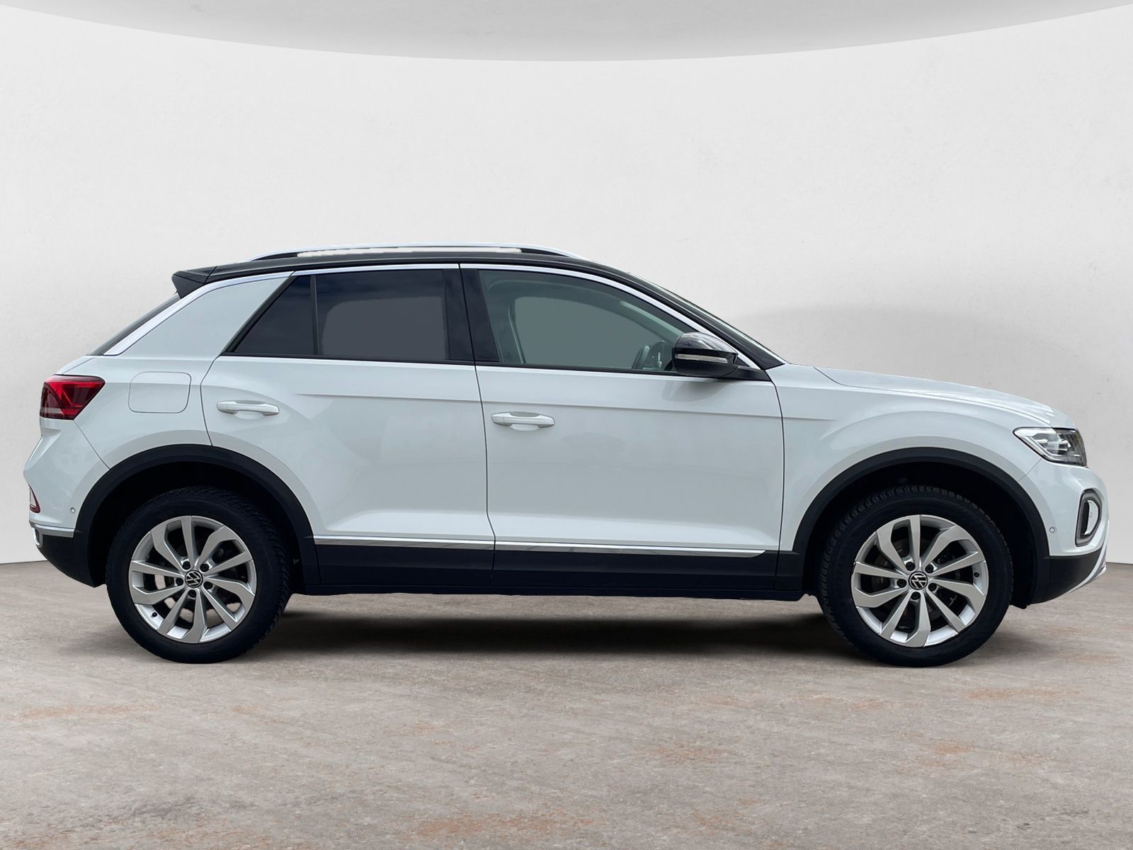 Volkswagen T-Roc 1.5 TSI DSG Facelift Style - Samsaru's Car Outlet
