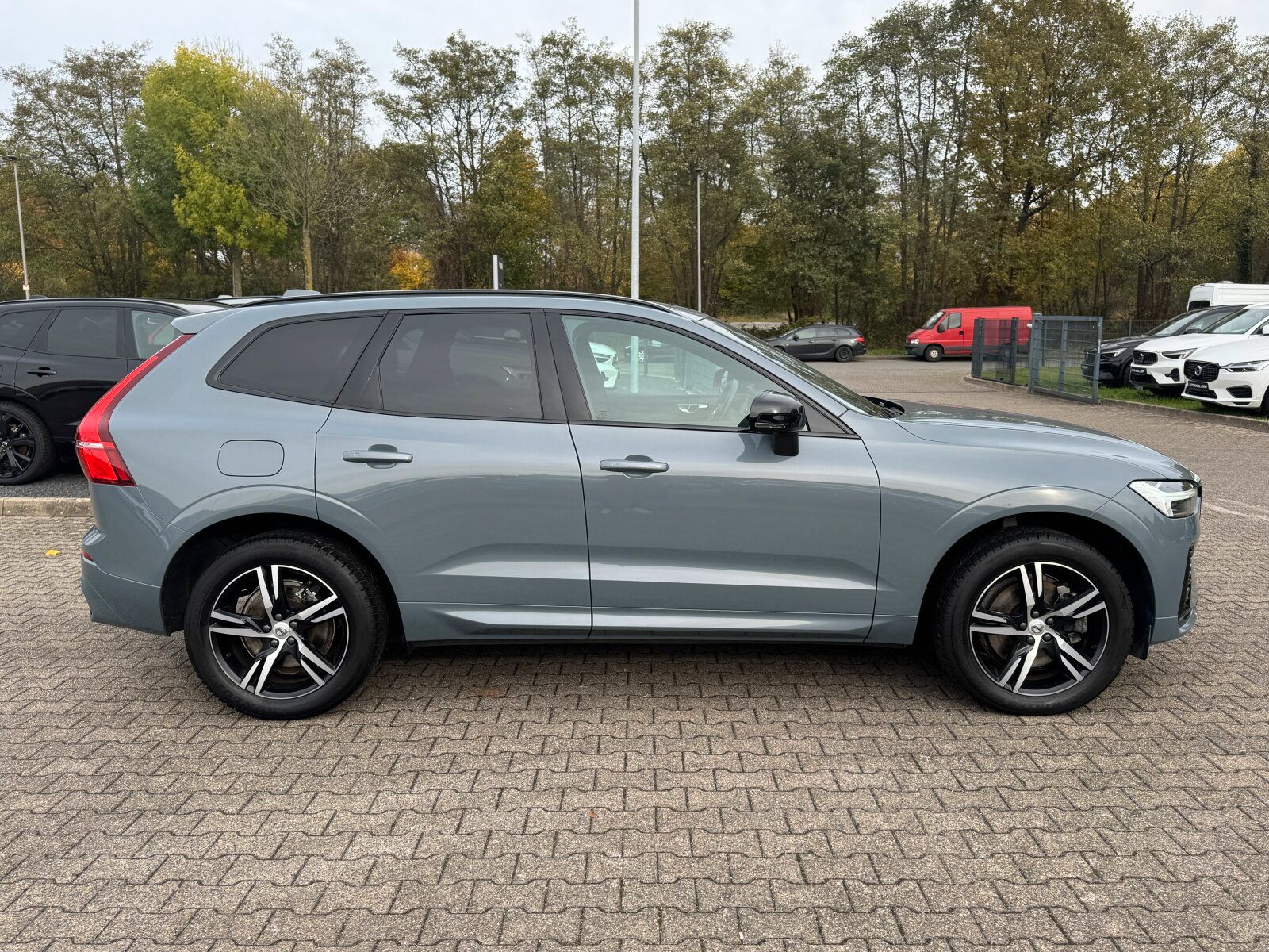 Volvo XC60 B4 AWD Plus Dark Keyless-Start/Autom./Klima