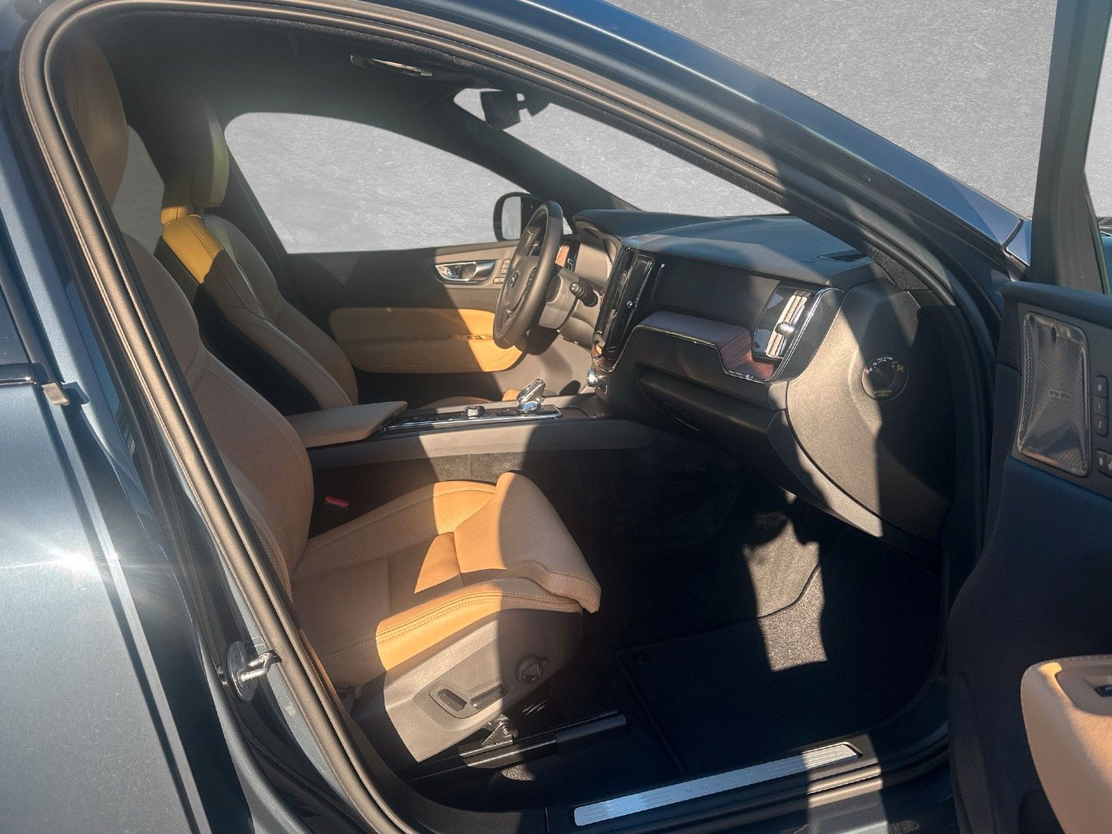 Volvo XC60 T6 AWD Recharge Plus Dark AHK ACC BLIS