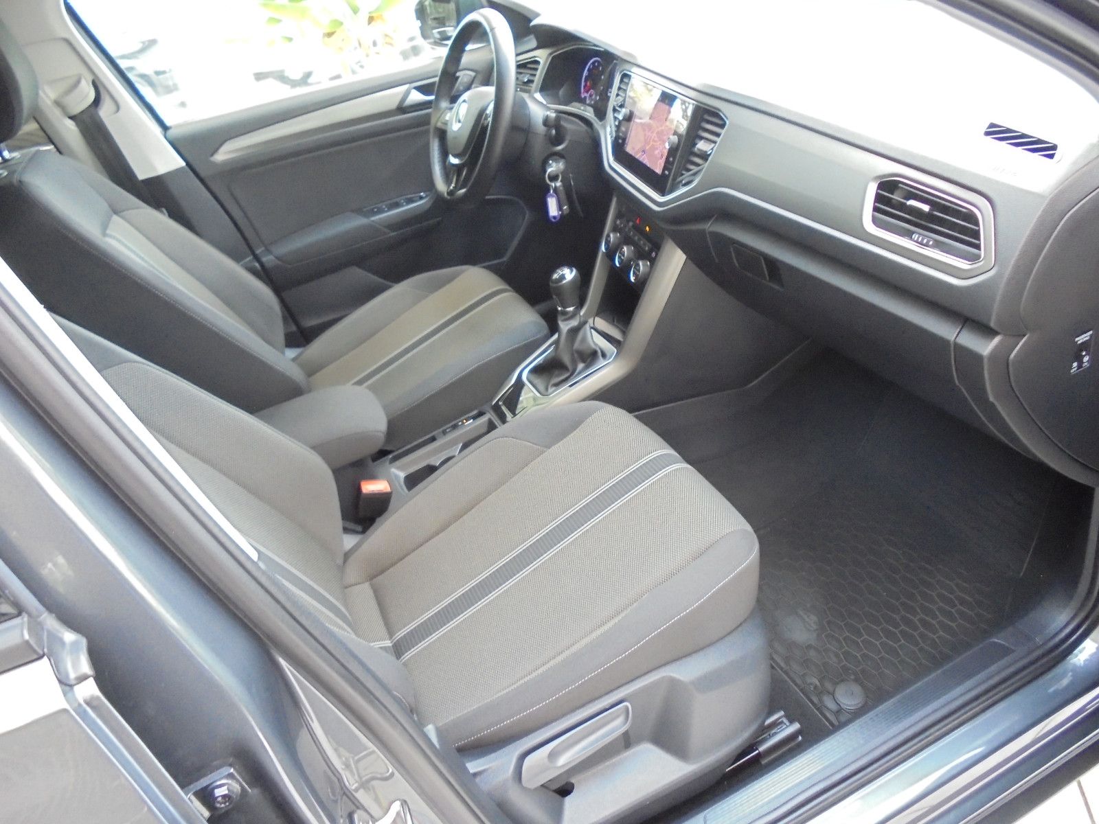 Volkswagen T-Roc Style - Samsaru's Car Outlet
