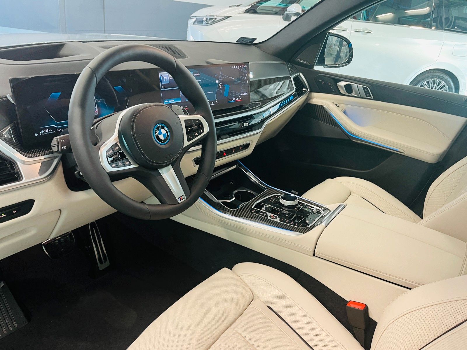 BMW X5 50 e xDrive M Sport / PANO/HARMAN/360KAMERA