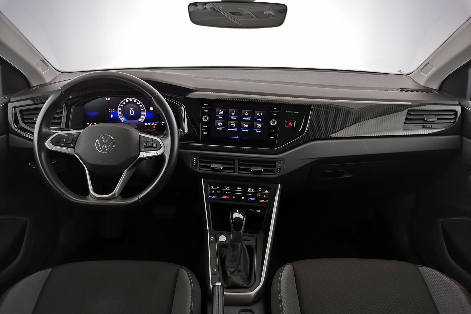 Volkswagen Taigo 1.0 TSI Life - Samsaru's Car Outlet