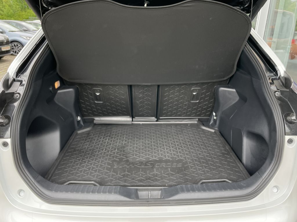 Toyota Yaris Cross Hybrid 1.5 Adventure*HUD*JBL*PDC*