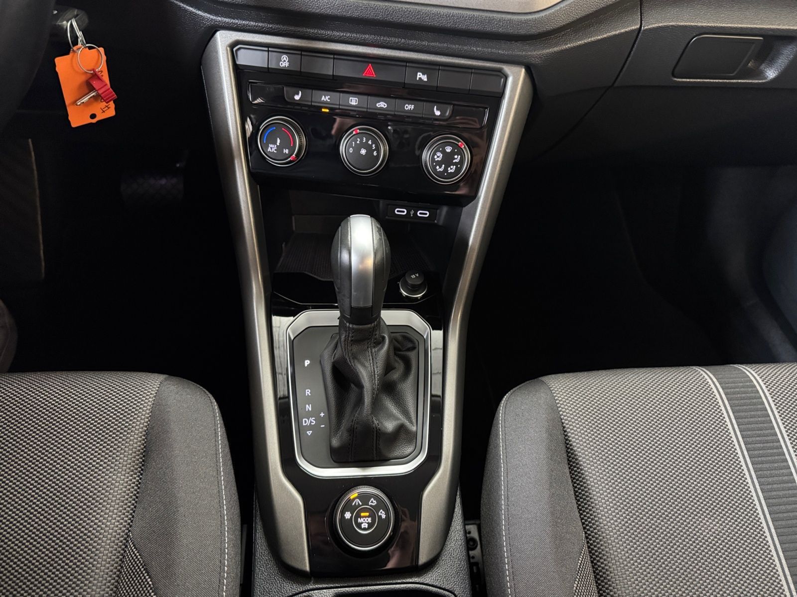 Volkswagen T-Roc Style 2.0TDI 4Motion - Samsaru's Car Outlet