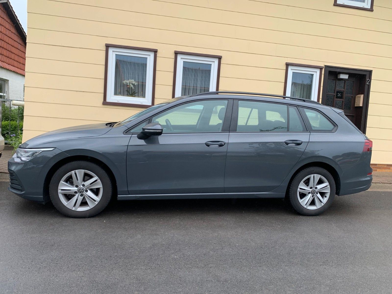 Volkswagen Golf VIII Variant Life - Samsaru's Car Outlet