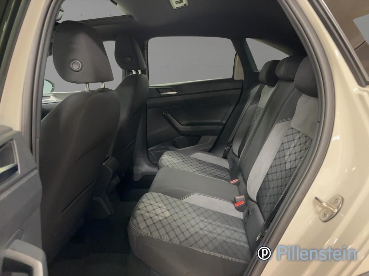 Volkswagen Taigo R-LINE 1.0 TSI - Samsaru's Car Outlet