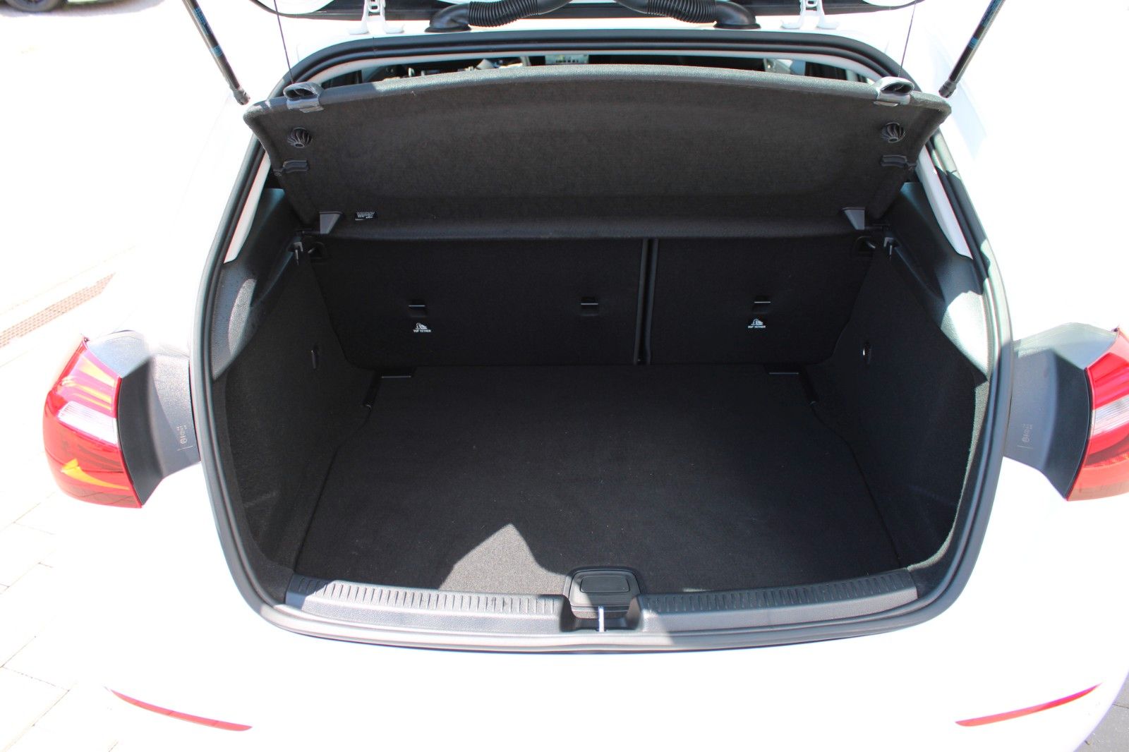 Mercedes-Benz A 200 - Samsaru's Car Outlet