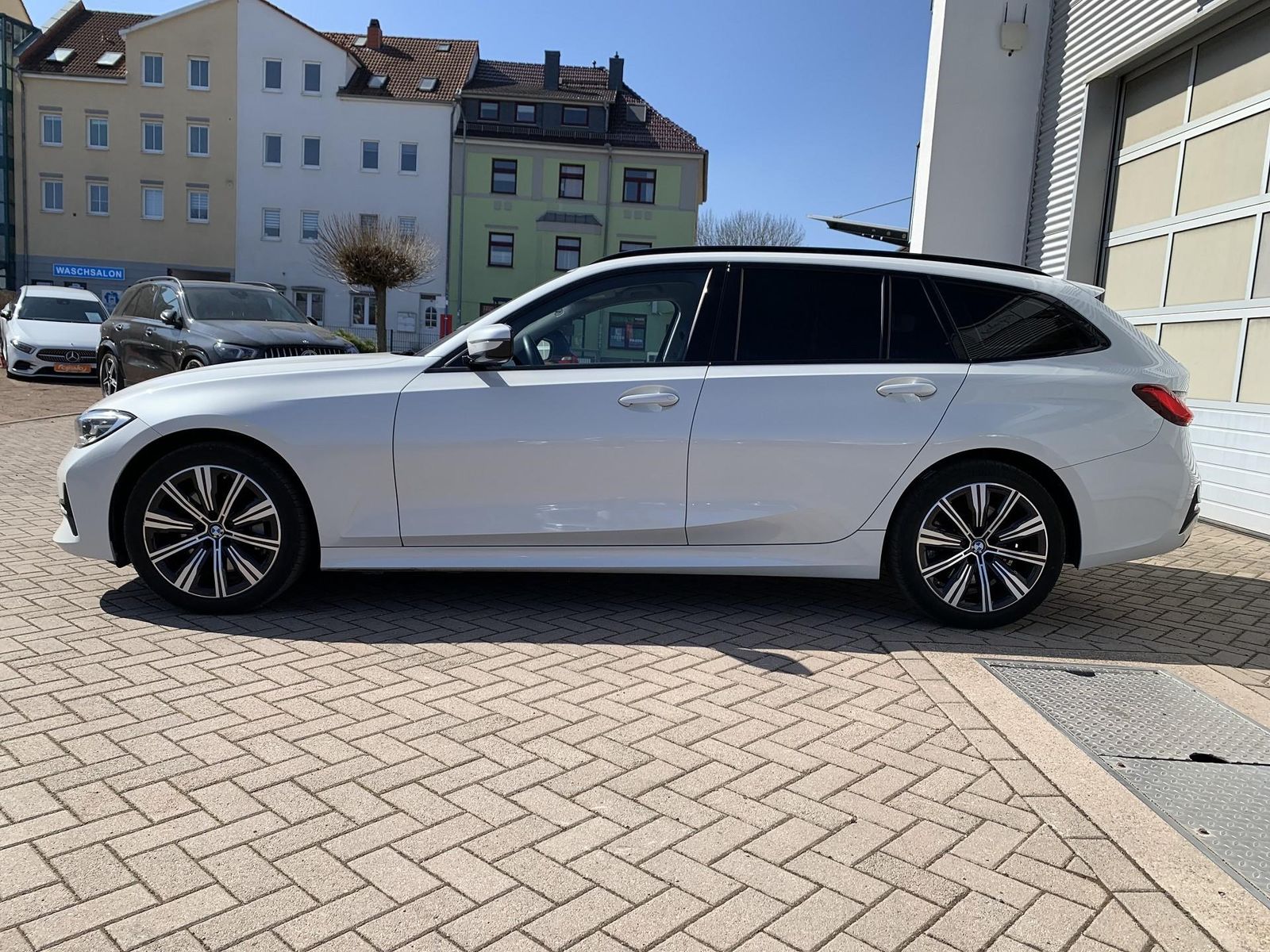 BMW 330i SportLine - Samsaru's Car Outlet