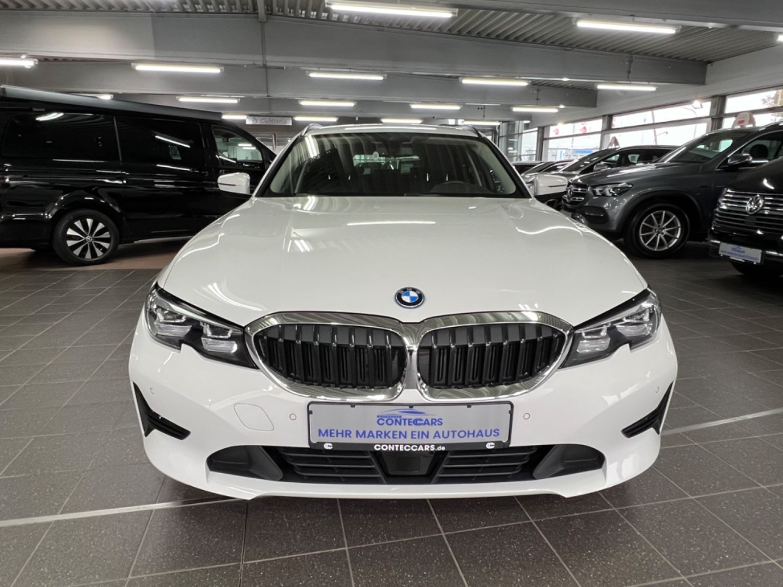 BMW 330 e Advantage Touring - Samsaru's Car Outlet