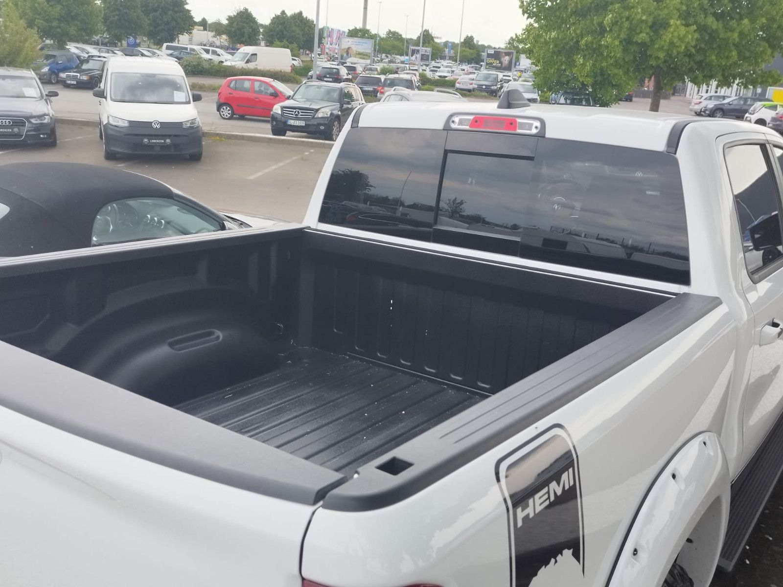 Dodge RAM 1500 Laramie Crew Cab 4x4  Kamera Leder LED