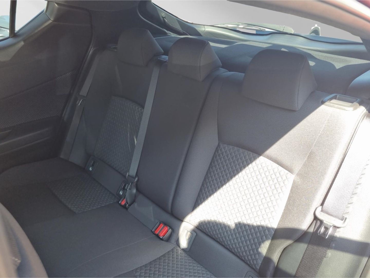 Toyota C-HR 2.0 Hybrid - Samsaru's Car Outlet