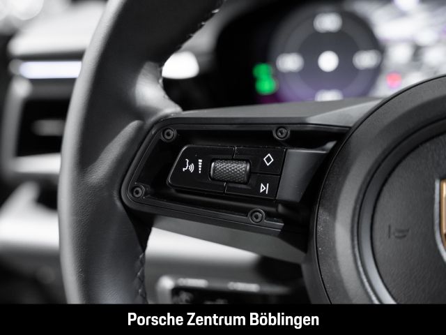 Porsche Macan 4 - Samsaru's Car Outlet