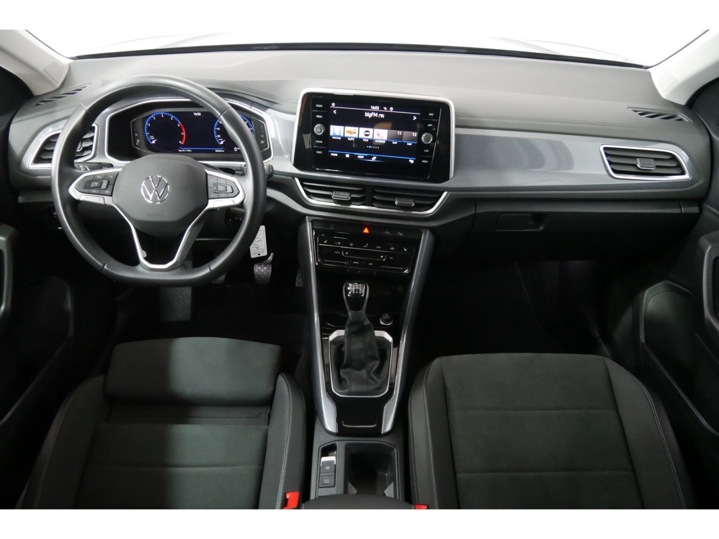 Volkswagen T-Roc Style 1.5 TSI - Samsaru's Car Outlet
