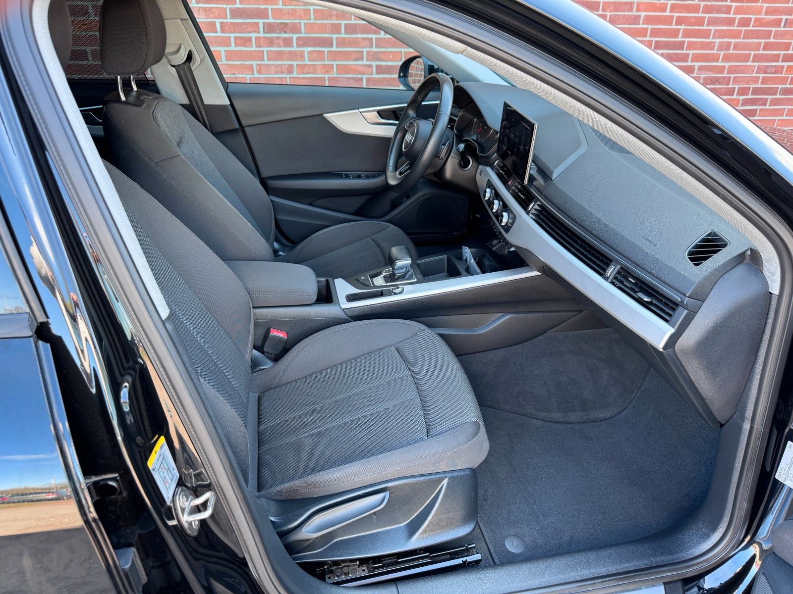 Audi A4 Avant 35 TFSI - Samsaru's Car Outlet