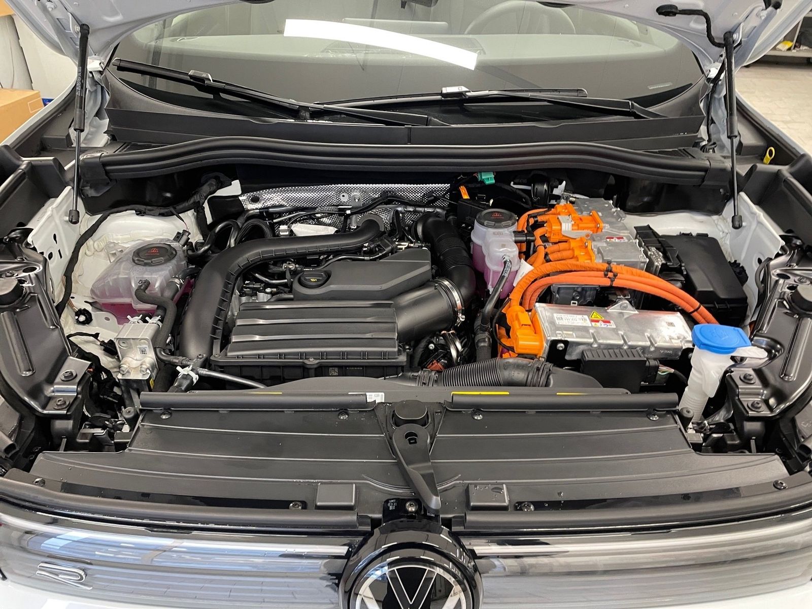 Volkswagen Tiguan 1.5 TSI eHybrid R-Line *AHK*NAVI*SITZH*