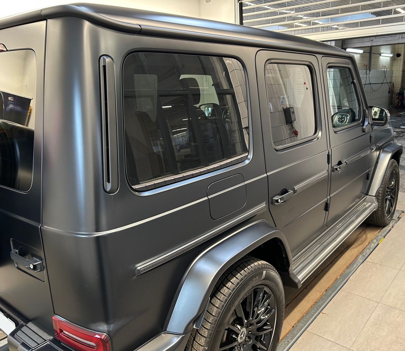 Mercedes-Benz G 400 AMG-Line - Samsaru's Car Outlet