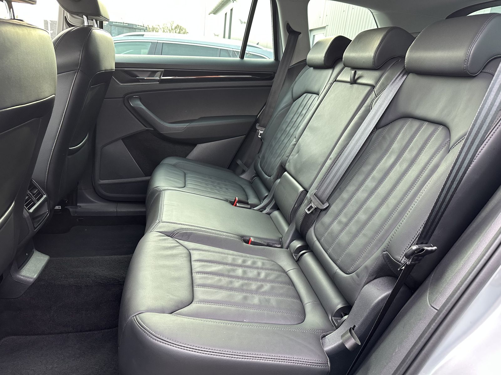 Skoda Kodiaq 2.0 TDI DSG 4x4 L&K NAV+LED+AHK+360°+SHZ