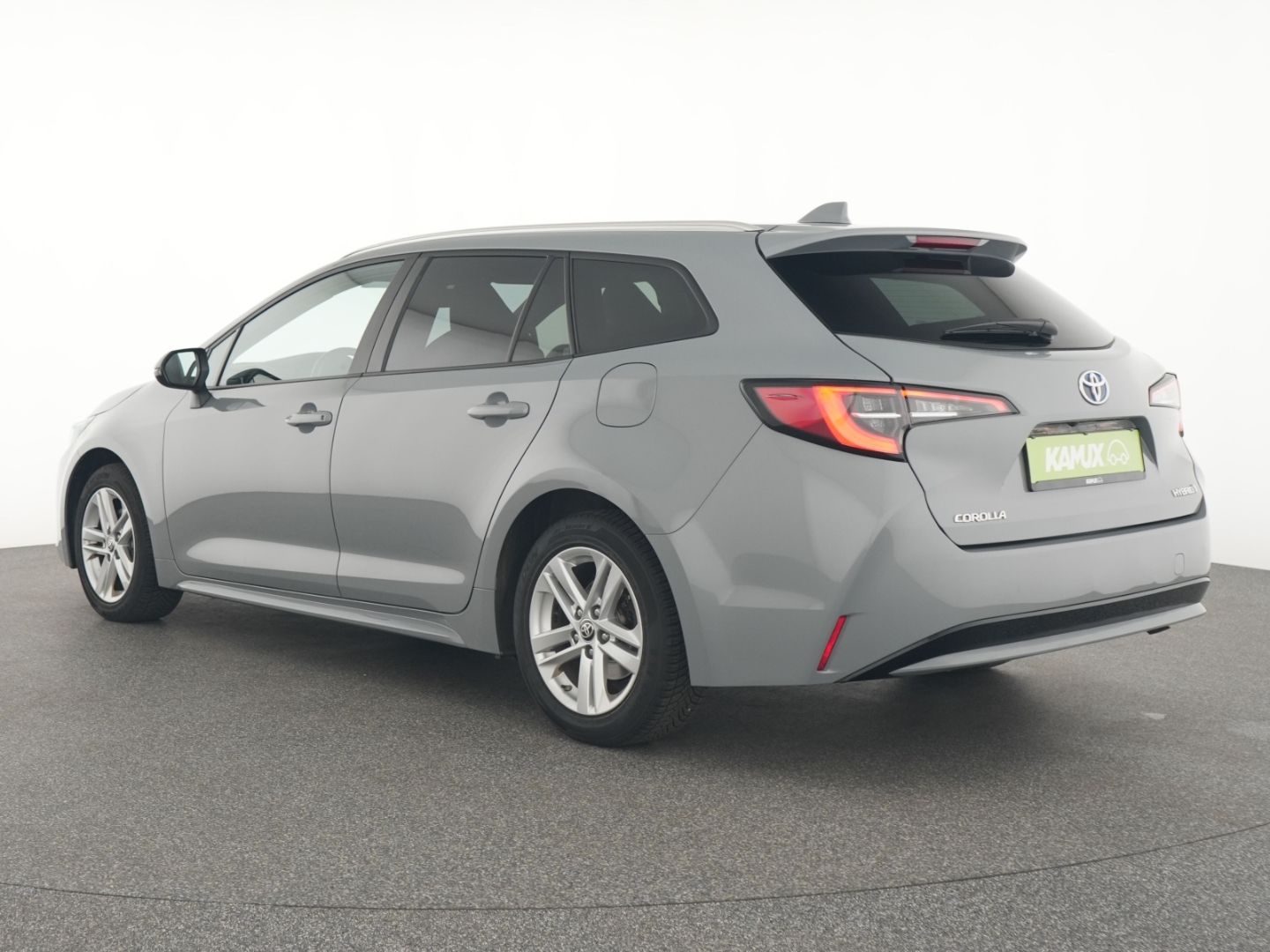Toyota Corolla 1.8Hybrid Kombi - Samsaru's Car Outlet