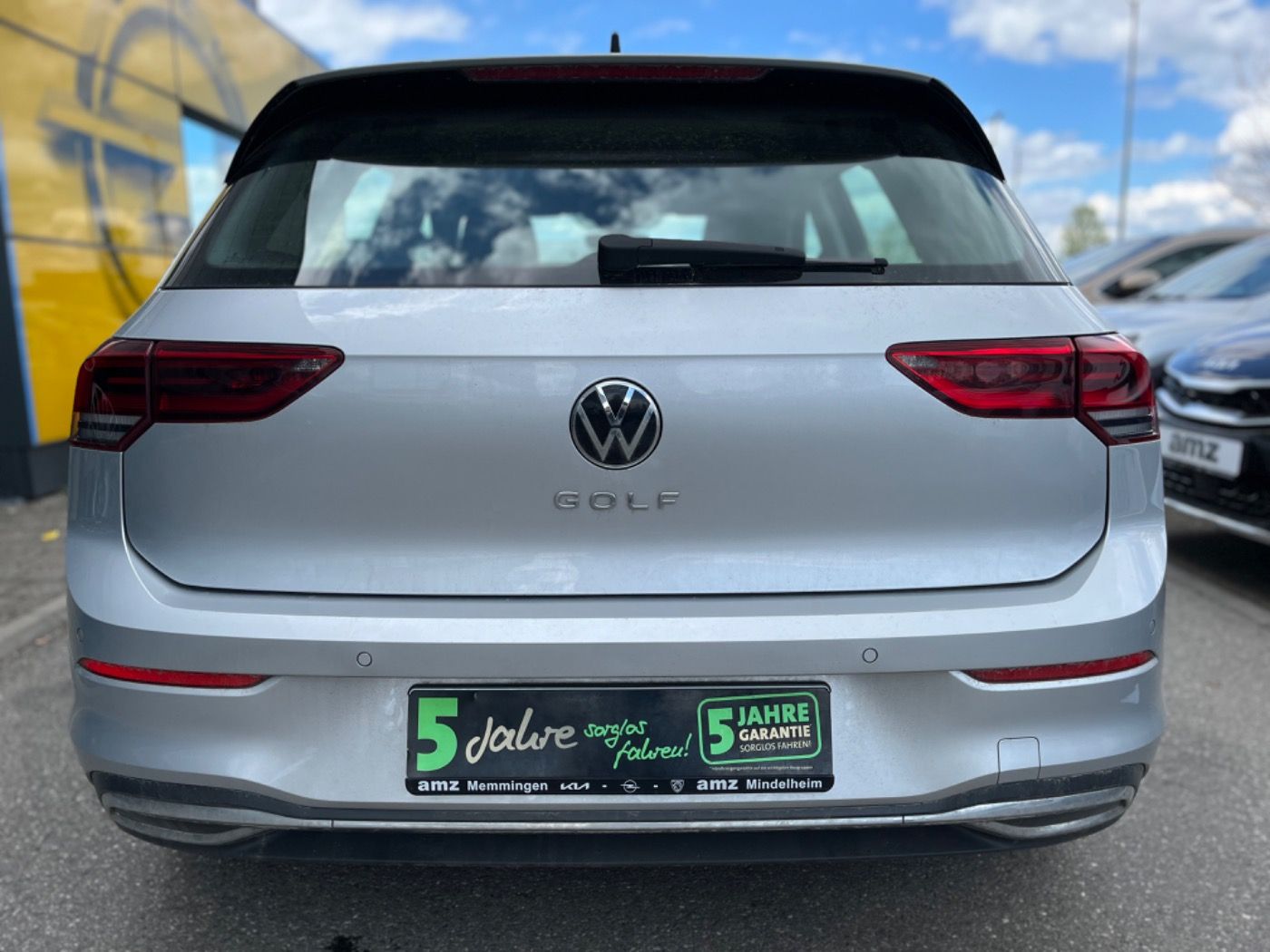 Volkswagen Golf VIII 1.5 TSI Style - Samsaru's Car Outlet