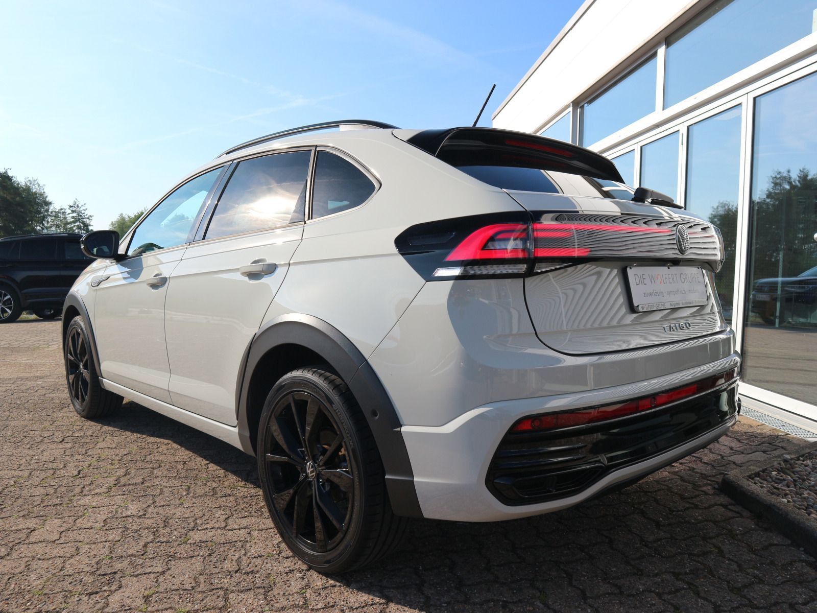 Volkswagen Taigo R-Line 1.5 TSI DSG - Samsaru's Car Outlet