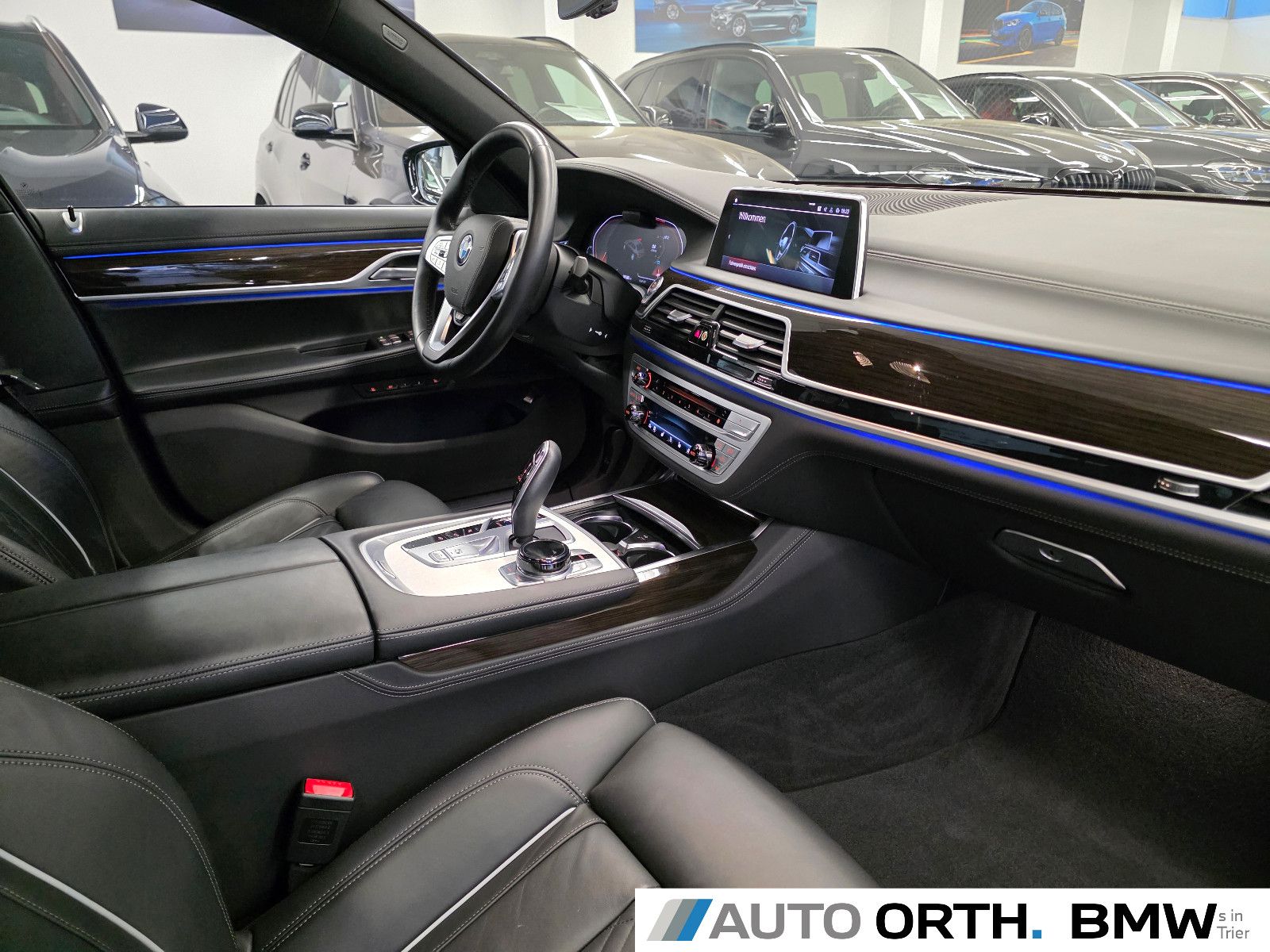 BMW 750i xDrive NAPPA ST-HZ MASSAGE GLAS-SD ACC 360°