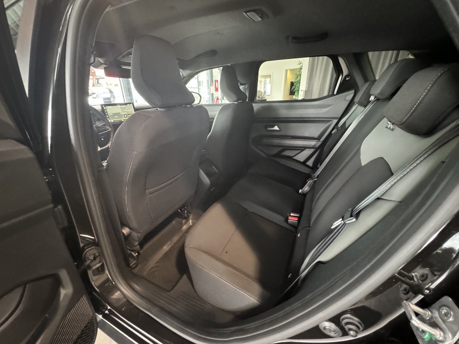 Dacia Duster NEW Hybrid 140 4x2 Extreme - Samsaru's Car Outlet