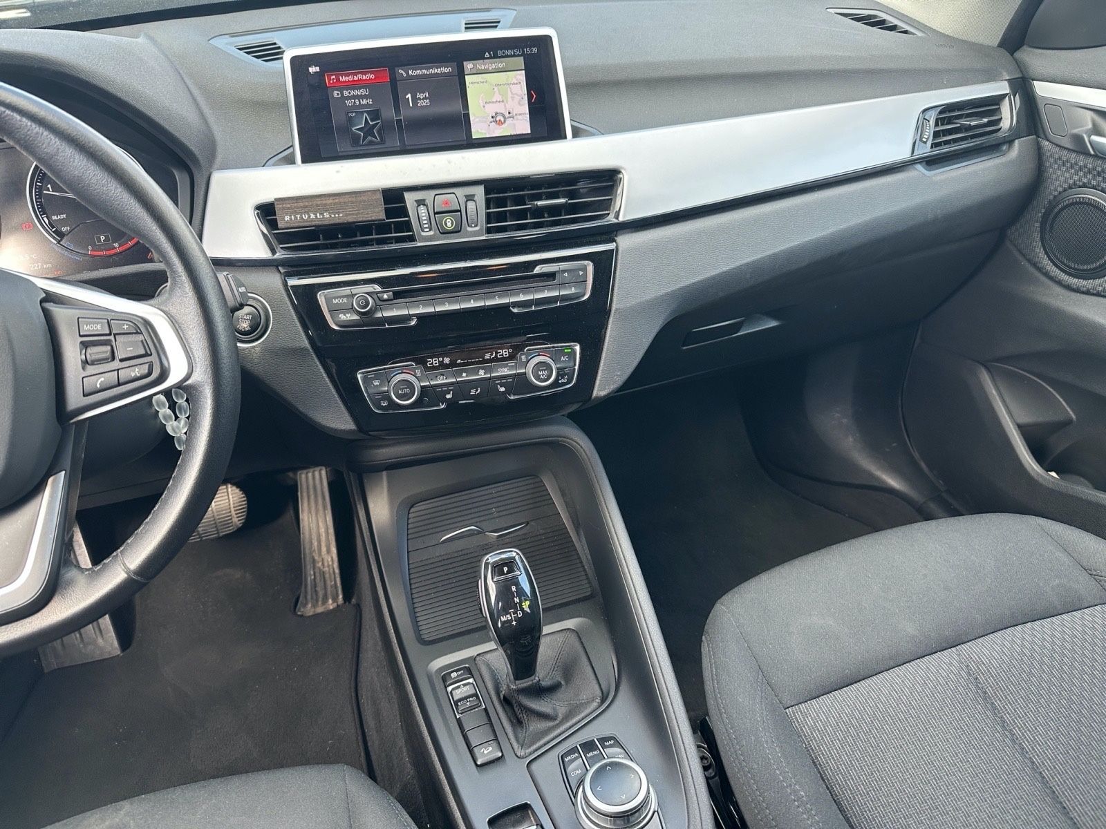BMW X1 xDrive 25 d Advantage - Samsaru's Car Outlet