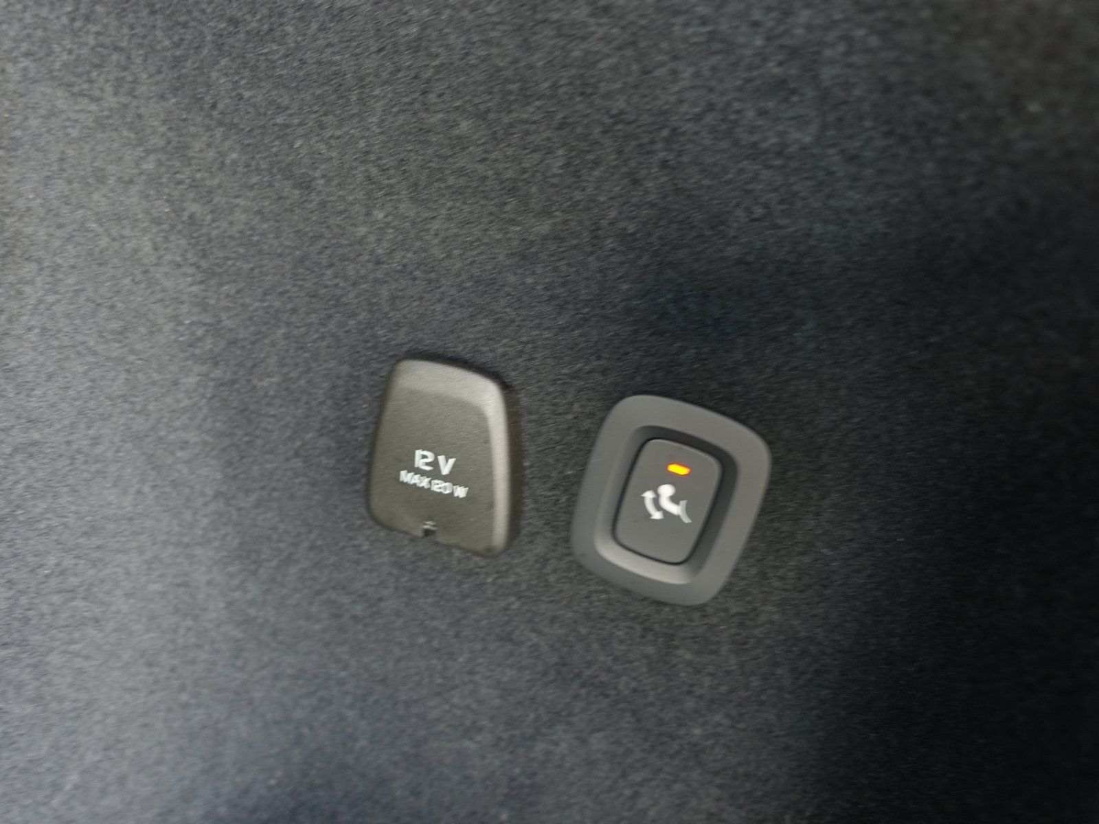Volvo V60 Plus T6 AWD Plug-in Hybrid/AHK/Pano/360°/H&K
