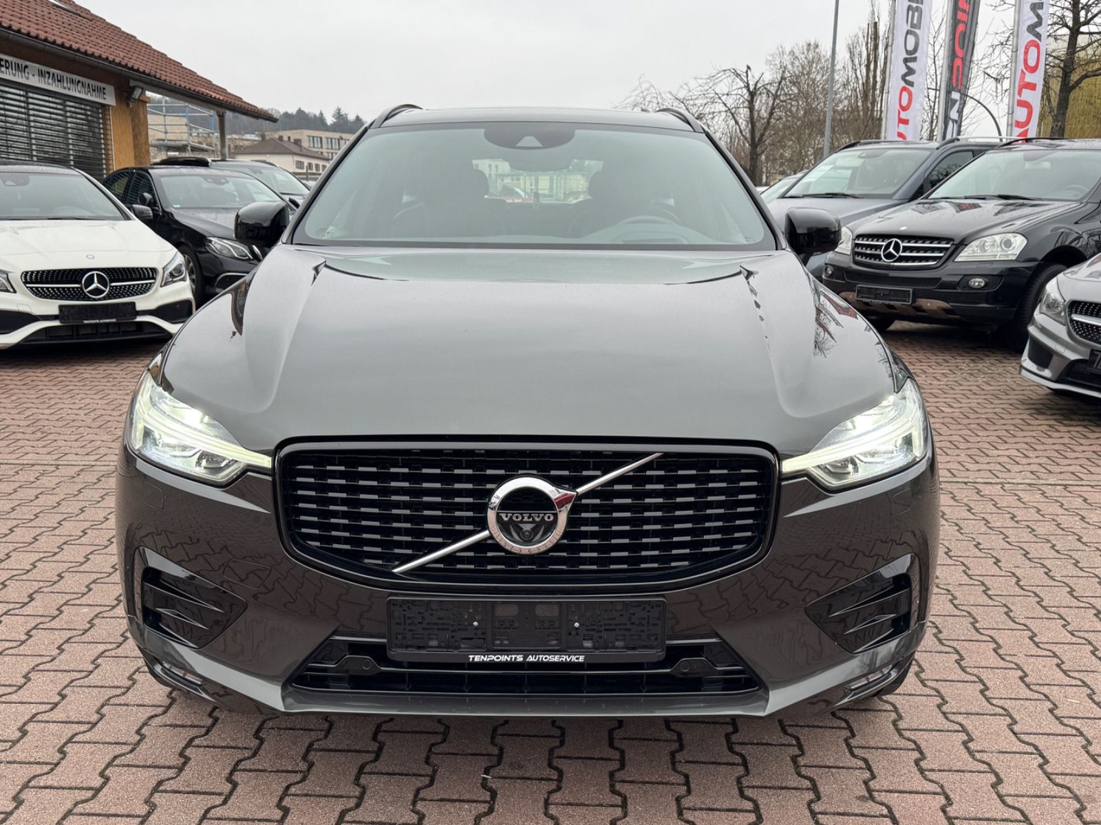 Volvo XC60 R Design AWD - Samsaru's Car Outlet